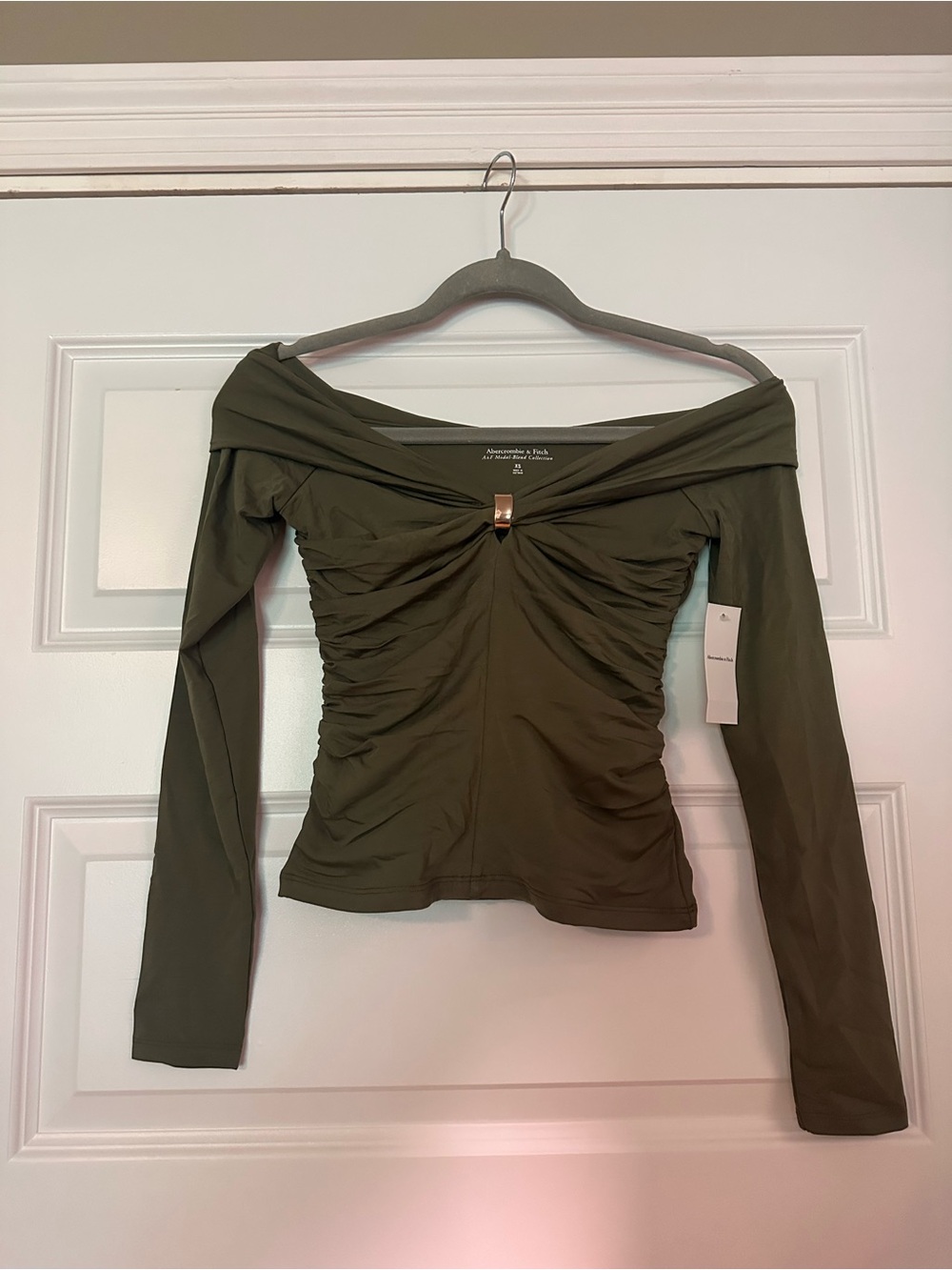 Abercrombie & Fitch Olive Off-Shoulder Ruched Long Sleeve Top with Center Ring